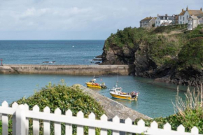 White House, Port Isaac Bay Holidays
